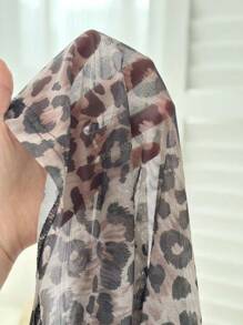 SHEIN PETITE CURVE Blusa de malla con estampado de leopardo de talla grande para mujer, camisa elegante y ajustada para uso casual y de oficina - Multicolor - Ver 4