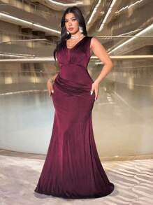 SHEIN Belle 大码女式纯色 V 领无袖荷叶边紧身连衣裙