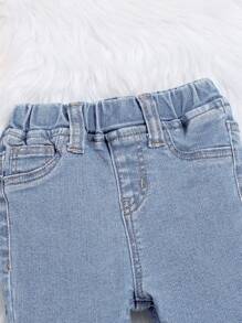 SHEIN 女婴简约时尚休闲日常牛仔裤 - 淺色水洗藍 - 查看 3