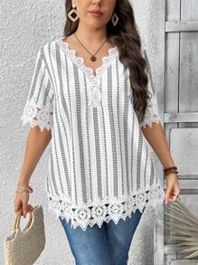 EMERY ROSE Short-Sleeved V-Neck Stitching Lace Wave Stripe Print Plus Size Shirt - Multicolor - View 5