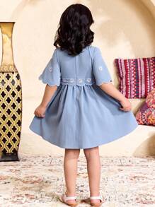 SHEIN Young Girl Casual Vacation Floral Pattern Daisy Embroidery Ruffle Trim Bell Sleeve Patchwork Ruffled Hem Woven Solid Color Dress,Kids - Blue - View 2