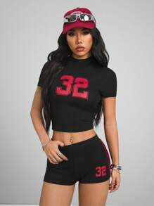 SHEIN EZwear Conjunto de top corto y pantalón corto de dos piezas para mujer, con cuello de tortuga elástico negro, con gráficos de patrón numérico vintage, para uso diario, citas y festivales primaverales y veraniegos