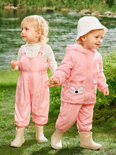 SHEIN 2 件装女婴休闲可爱印花羊毛连帽夹克和松紧腰裤套装，中等厚度