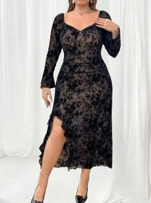 SHEIN Privé Plus Size Elegant Black Cocktail Maxi Dress,Autumn Curve Floral Flocked Square Neck,Ruched Bust,Slit,Ruffle Hem Versatile Professional Party - Black - View 2