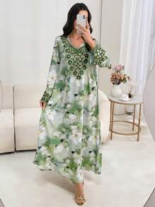 Al Najma 女士优雅花卉刺绣贴片亮片装饰宽松 Jalabiya 连衣裙，朴素的长袍 - 彩色 - 查看 2