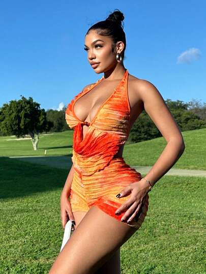 Zolique مجموعة نسائية 2025 للربيع/الصيف من قطع حديثة مكونة من فستان بياقة حزام خشبي ذو تصميم رباط ظهر، مناسبة لمهرجانات الموسيقى، من قماش اللون المرتبط بطريقة الصباغة الربطية بدون أكمام