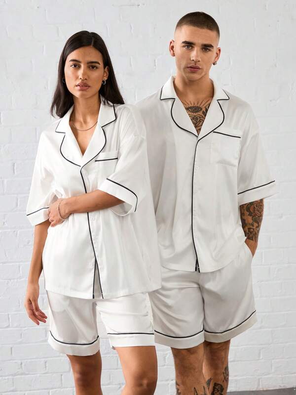 Manfinity Unisex مجموعة قميص بأكمام قصيرة من الكتف العادية وشورت بخط الوسط المستقيم 2 قطعة ، نسيج مزين بالبراعم ،مناسب للارتداء اليومي