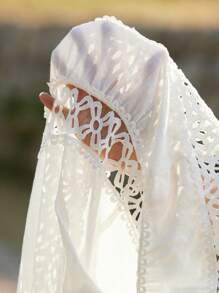 Aveloria Rosie 极简性感V领收腰重磅镂空蕾丝拼接女士长袖短款连衣裙 - 白色 - 查看 7