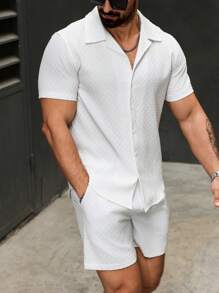 Manfinity Homme بدلة قصيرة الأكمام وسروال قصير بلون واحد، بدلة كاجوال بسيطة للارتداء اليومي
