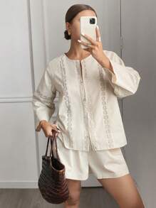 SHEIN Frenchy 2pcs Women Casual Solid Color Floral Embroidery Shirt And Shorts Set