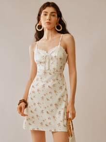 SHEIN LUNE Vestido de punto con cordones y ribete de encaje con estampado floral diminuto, lindo y sexy