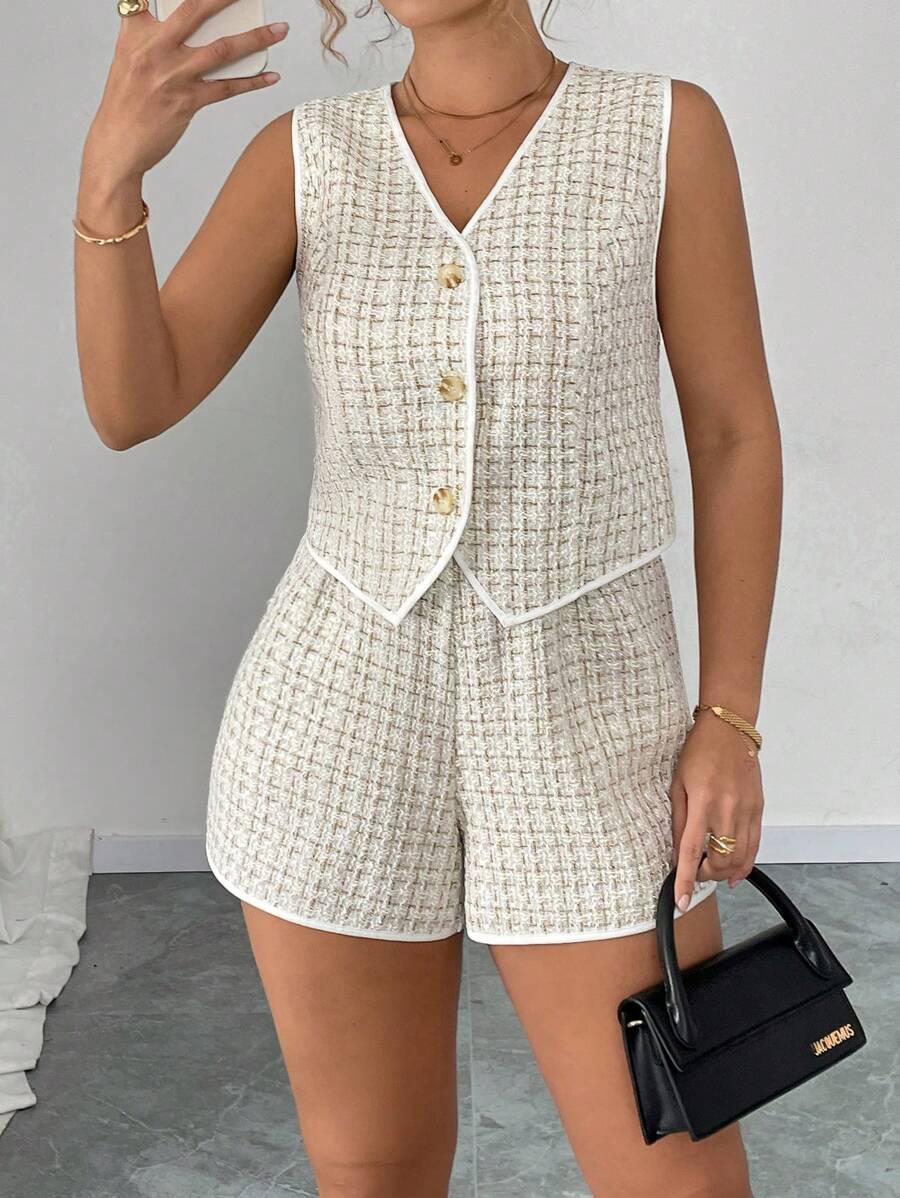 Elenzga 大码女士优雅 V 领无袖背心修身纹理粗花呢短裤套装 - 米色 - 查看 1