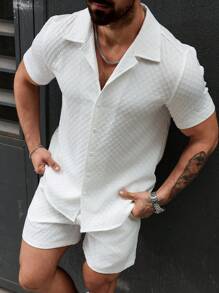 Manfinity Homme بدلة قصيرة الأكمام وسروال قصير بلون واحد، بدلة كاجوال بسيطة للارتداء اليومي