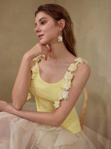 MOTF PREMIUM TEXTURED FLOWER APPLIQUES CAMI TOP