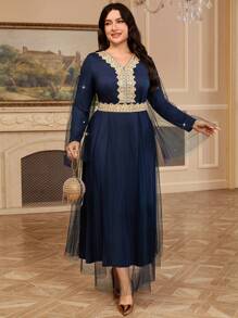 Al Najma Vestido largo elegante para mujer de talla grande con decoración de cinta y estilo árabe de malla - Azul Marino - Ver 5