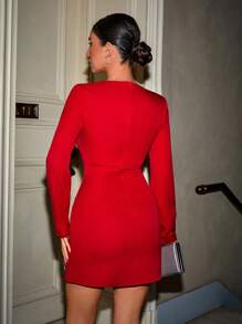 RueChic 优雅风格，优质仿钻石装饰细节红色短裙