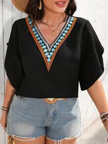 SHEIN LUNE Plus Size V-Neck Floral Short-Sleeved Holiday Shirt - Black - View 6