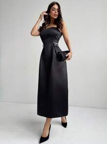 SHEIN Privé Damen Neues Schwarzes Kleid mit Quadratischem Ausschnitt, Strass-Schleifenverzierung, Elegant/Pendler/Lässig/Büro/Urlaub/Party/Date/Sexy/Hochzeitssaison/Romantisch