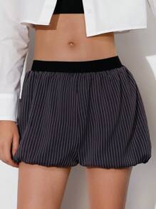 Aveloria Shorts cortos de cintura baja elásticos estilo de rayas de estilo callejero cool y romántico estilo millennials con efecto bomba