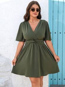 SHEIN Plus Size Women's Elegant Cross Shirred Twist Waist Flare Hem Short Sleeve Mini Dress, Suitable For Commute And Vacation, Spring/Summer - Army Green - View 6