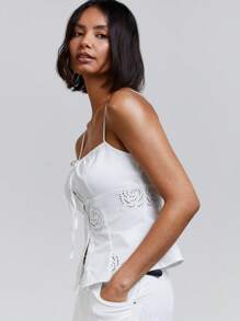 Athîral 女士白色花卉刺绣修身纽扣系带背心和吊带背心