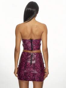 MISSGUIDED Conjunto de 2 piezas de patrón de piel de serpiente impresa en PU, top estilo corsé sin tirantes y minifalda, conjunto a juego para fiestas, conciertos y eventos