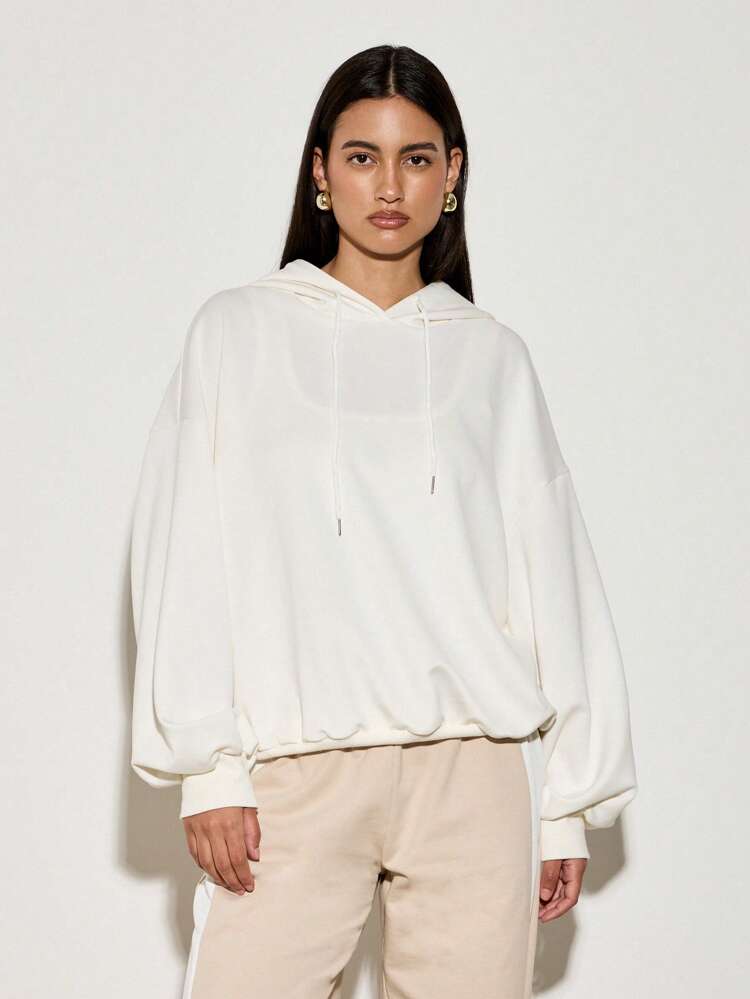 Sudadera con capucha y cordón ajustable de gran tamaño