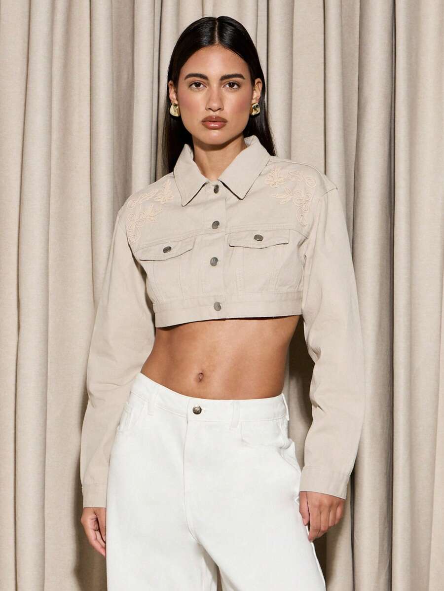 AiiRZ 刺绣短款卡车司机夹克花卉图案纽扣前襟春季时尚休闲外套过渡季街头潮流单品 - 卡其色 - 查看 1