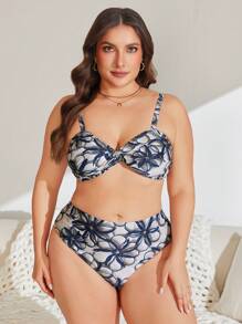 SHEIN Swim Curve Conjunto de 3 piezas talla grande para mujer con estampado floral aleatorio, sexy, ajustable, con tirantes de espagueti, top de bikini de cintura alta y falda pareo para vacaciones y uso diario en la playa