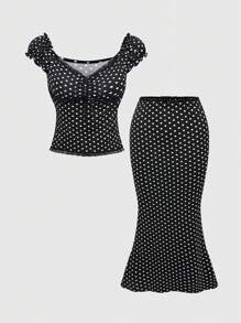 ROMWE Kawaii Top sin mangas con cuello en V, decorado con lazo y paneles de encaje a lunares, y falda a juego. Conjunto de verano versátil y favorecedora para mujer de dos piezas