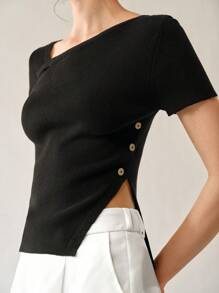 Chiquease ملابس علوية محبوكة ضيقة ذات ياقة مائلة وذيل منشق ، أكمام قصيرة باللون الأحادي للسيدات