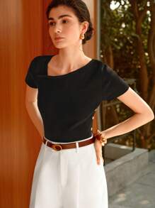 Chiquease ملابس علوية محبوكة ضيقة ذات ياقة مائلة وذيل منشق ، أكمام قصيرة باللون الأحادي للسيدات