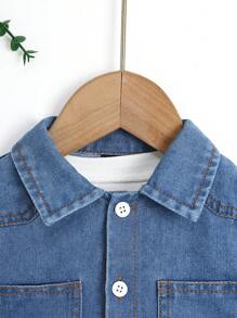 SHEIN Playful Pals 男婴休闲水洗蓝色宽松牛仔衬衫和宽松牛仔短裤套装，简约时尚百搭设计，适合日常穿着