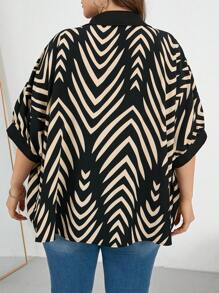 SHEIN Essnce Blusa holgada y cómoda de diario de talla grande para primavera y verano con estampado geométrico, color negro, para mujer. Ideal para uso laboral, vacaciones, ropa informal occidental.