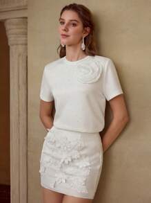 MOTF PREMIUM Camiseta con detalles de rhinestones y estampado floral estéreo - Blanco - Ver 1