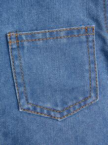 SHEIN Playful Pals 男婴休闲水洗蓝色宽松牛仔衬衫和宽松牛仔短裤套装，简约时尚百搭设计，适合日常穿着