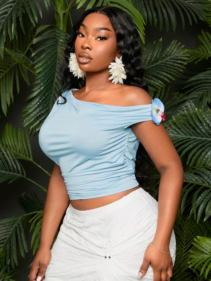 SHEIN SXY Plus Size Women Sexy Spring And Summer 3D Flower Decor Sleeveless Asymmetrical Neck Tight Short Crop Top ,Suitable For Early Spring, Spring And Summer, Rainforest, Beach Party, Seaside Vacation, Bonfire Party, Cool And Light, Slim Fit, Comfortable To Wear,Easy To Match&Looks Slim,Accent Your Body,Flatter The Figure