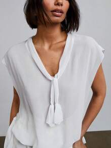 Athîral Women White Sleeveless Side Slit Sheer Chiffon Tassel Detail Cami Vest Top, Stylish Old Money Aesthetic