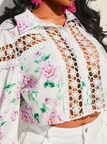 SHEIN SXY Blusa ajustada de mujer talla grande con decoración de encaje blanco soluble en agua y estampado de flores blancas, adecuada para principios de primavera, primavera y verano, selva tropical, fiesta en la playa, vacaciones junto al mar, fiesta alrededor de la fogata, fresca y ligera, ajuste ceñido, cómoda de usar, fácil de combinar y estilizante, resalta tu silueta