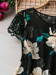 SHEIN Clasi Plus Size Women Floral Print Chiffon Keyhole Neck Party, Valentine's Day, Everyday Elegant Blouse, Spring/Summer