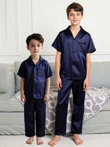 SHEIN Tween Boys Pajamas - Navy Blue Classic Collar Faux Silk Color Dobby Short Sleeve Top Paired With Navy Blue Casual Long Pants, Comfortable 2 Pieces Loungewear Set