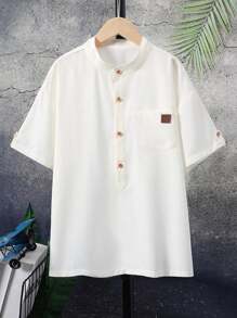 SHEIN 青少年男孩休闲时尚简约极简主义短袖衬衫，百搭设计，适合日常穿着和外出，春夏季