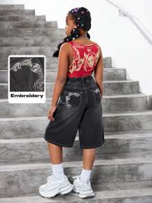 SHEIN Quần Jeans Denim Rộng Rãi Phong Cách Grunge Punk Cho Bé Gái Tuổi Teen Quần Short Dài Có Thiết Kế Thêu Hình Đầu Lâu, Cánh, Dây Leo, Trường Học, Thời Trang Đường Phố - Màu xám đen - Xem 1