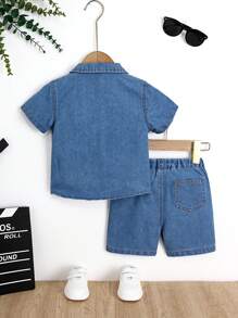 SHEIN Playful Pals 男婴休闲水洗蓝色宽松牛仔衬衫和宽松牛仔短裤套装，简约时尚百搭设计，适合日常穿着
