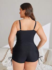 SHEIN Swim Curve Conjunto de 2 piezas con parte superior de tankini y Bottom en negro liso de punto fruncido de talle alto para mujer talla grande. Look minimalista para uso diario y vacaciones, ideal para verano y playa.