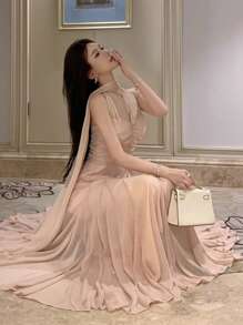 DAZY 女士修身喇叭雪纺中长连衣裙，带挂脖领、系带和喇叭下摆，适合约会之夜、正式女士连衣裙