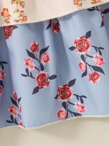 SHEIN Young Girl Rose Floral Retro Print Shirred Trim Contrast Color Detailed Shoulder Strap Tiered Hem Dress With Exquisite Lace Design, Like A Cake Young Girls Clothing Dress Clothes For Girls Young Girls Dresses Girl Clothes For Kids Young Girls Dresses