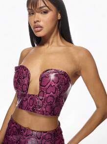 MISSGUIDED Conjunto de 2 piezas de patrón de piel de serpiente impresa en PU, top estilo corsé sin tirantes y minifalda, conjunto a juego para fiestas, conciertos y eventos