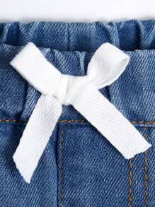 SHEIN Playful Pals 男婴休闲水洗蓝色宽松牛仔衬衫和宽松牛仔短裤套装，简约时尚百搭设计，适合日常穿着