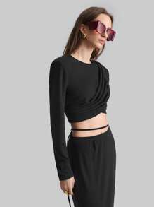 Ontre Nouveau T-shirt court à encolure ronde, larges bretelles, col croisé drapé, manches courtes pour femmes, style minimaliste élégant, saison printemps, rétro vintage - Noir - Voir 4